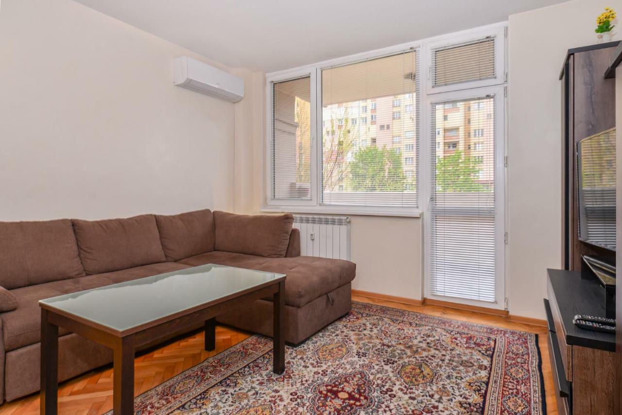 Comfortable One Bedroom Apartment In A Lively Area | Zona B5 | Russian Square Sofie Exteriér fotografie