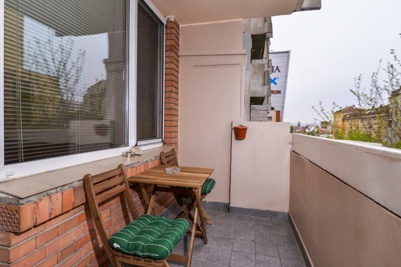 Comfortable One Bedroom Apartment In A Lively Area | Zona B5 | Russian Square Sofie Exteriér fotografie